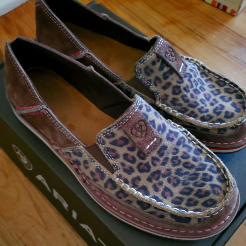 Ariat cruisers